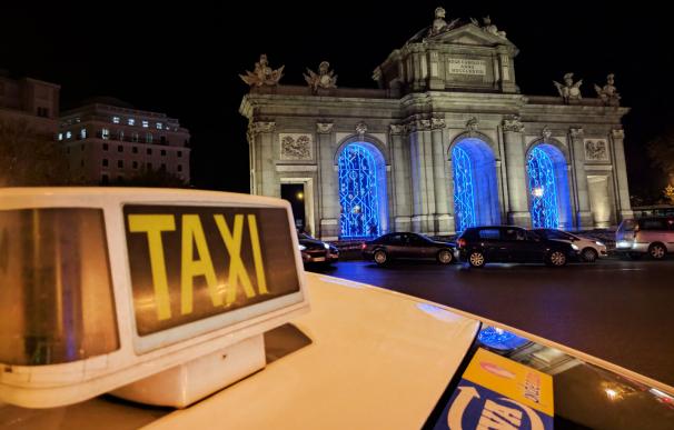 Fotografía de un taxi en Madrid