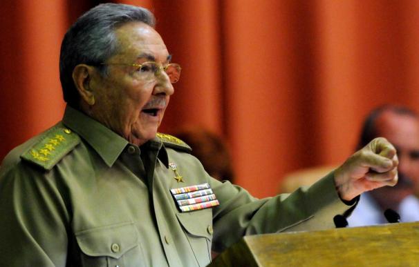 Raúl Castro preside nombramiento de 31 nuevos embajadores