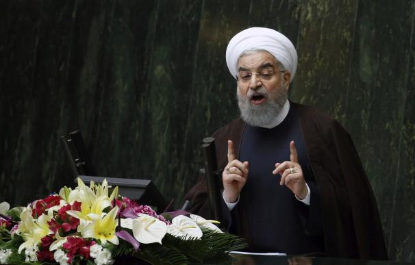 Fotografía de archivo del 15 de agosto de 2017, del presidente iraní, Hassan Rohaní, durante un discurso en el Parlamento en Teherán (Irán). (EFE/Abedin Taherkenareh)