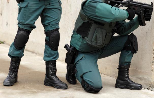 Las botas de la Guardia Civil y los antidisturbios