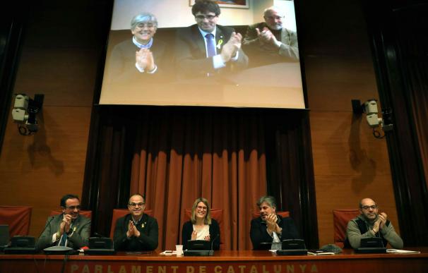 Puigdemont participa desde Bruselas en la reunión del grupo parlamentario de JxCat