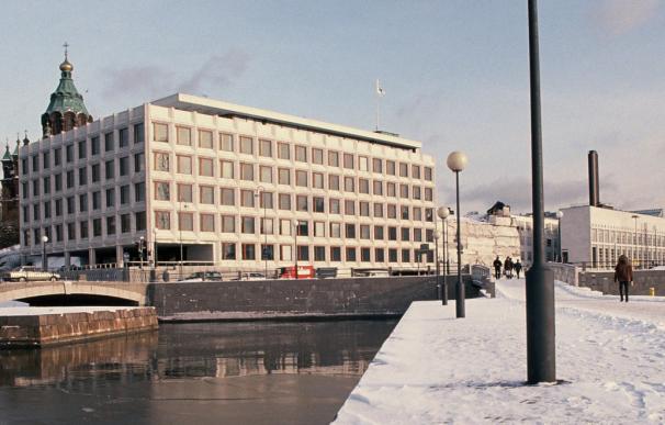 La actual sede central de la compañía, situada en Helsinki, es un diseño de Alvar Aalto / TTKK