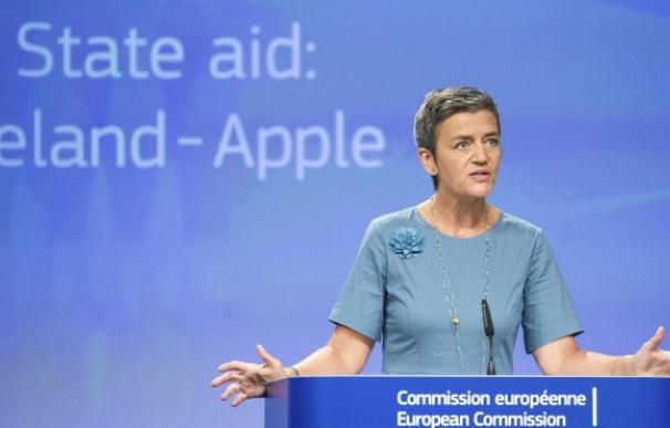 La comisaria europea de Competencia, Margrethe Vestager, en la rueda de prensa en relación al caso de las supuestas ventajas fiscales de la empresa Apple. EFE/Stephanie Lecocq.