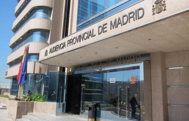 La Audiencia de Madrid juzgará mañana a un policía por violar a una prostituta tras retenerla en su coche
