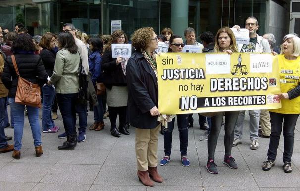 Protestas en Oviedo por el funcionamiento de la Administración de Justicia