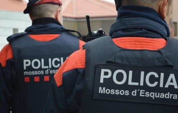 Guardia Civil y Mossos disparan a un hombre que gritó 'Ala es grande'