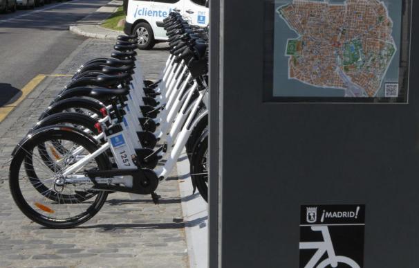 Foto: Bicicletas eléctricas del sistema público de alquiler, BiciMad. (EFE)
