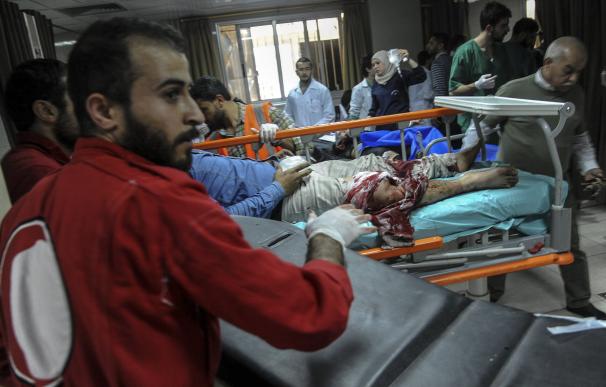 Personas heridas son atendidas de urgencia en Duma (Siria)