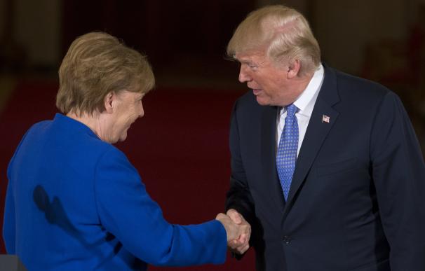 Merkel y Trump se dieron las manos dos veces, pero no conectan