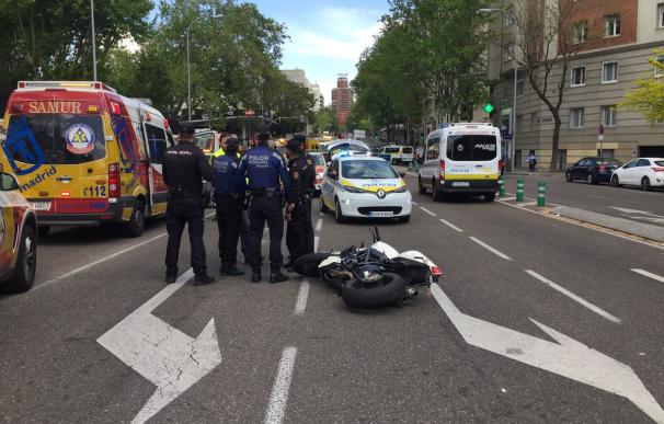 El Samur confirmó el fallecimiento de los dos ocupantes de la motocicleta (Foto: Emergencias Madrid)