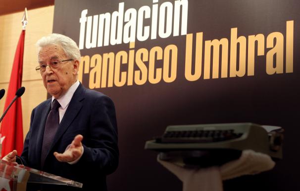 Santos Juliá durante la concesión del premio Francisco Umbral al libro del año
