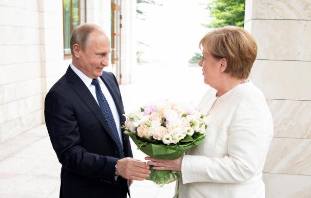 Merkel ha estado con Putin antes de visitar China