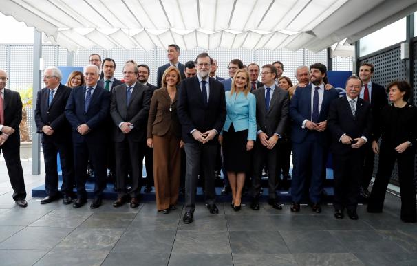 Imagen de Mariano Rajoy con los barones del PP