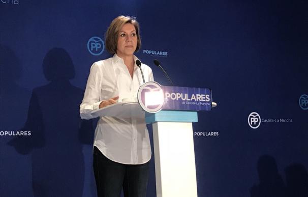 Cospedal sigue los pasos de Rajoy y arremete contra Sánchez