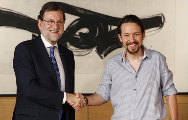 Fotografía de Mariano Rajoy y Pablo Iglesias