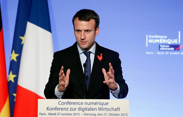 El ministro Emmanuel Macron pone “En Marcha” un nuevo movimiento político en Francia