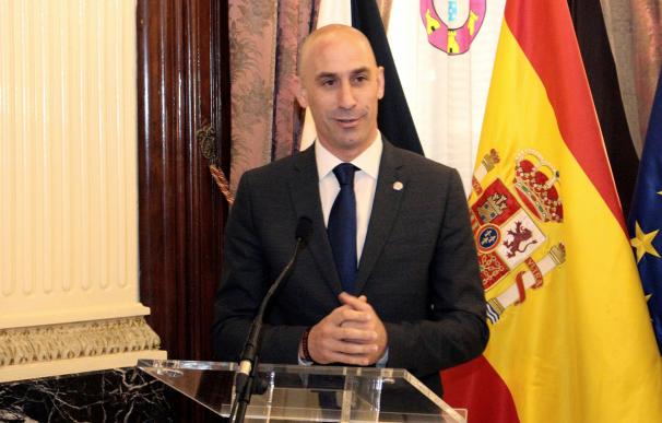 El presidente de la Federación Española de Fútbol, Luis Manuel Rubiales, en una reciente visita oficial a la Ciudad Autónoma de Ceuta. EFE/Reduán