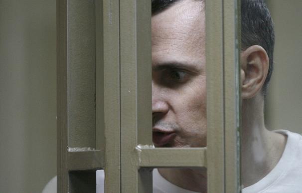 Ukrainian film director Oleg Sentsov reacts inside
