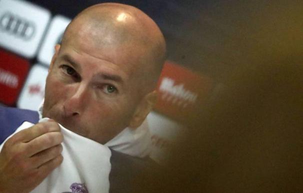 El exentrenador del Real Madrid, Zinedine Zidane. JAVIER LIZÓN (EFE)
