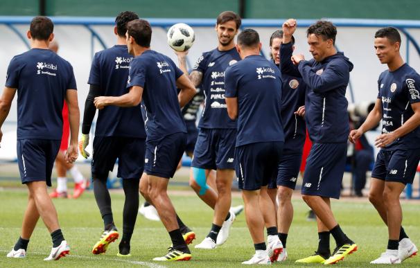 Los jugadores de Costa Rica durante un entrenamiento. /EFE