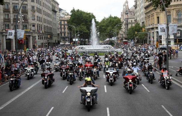 Más de 12.000 Harley-Davidson recorren las calles de Barcelona