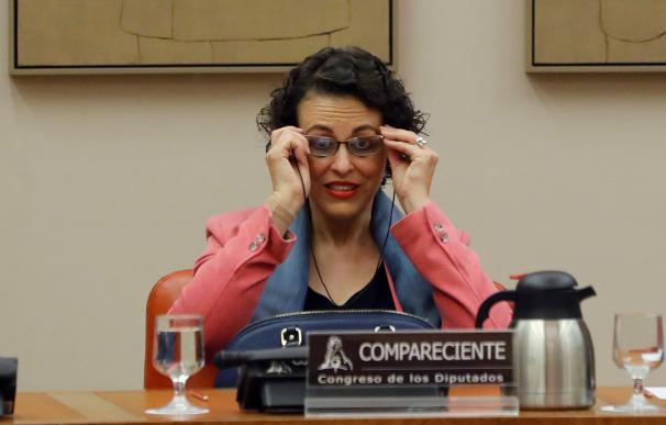 La ministra de Trabajo, Migraciones y Seguridad Social, Magdalena Valerio, comparece en la Comisión de Empleo del Congreso. EFE/Juan Carlos Hidalgo
