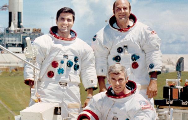 Los últimos astronautas que pisaron la Luna, Eugene A. Cernan, Harrison H. Schmitt, y el piloto que les acompañaba en la misión Apolo 17, Ronald E. Evans / NASA
