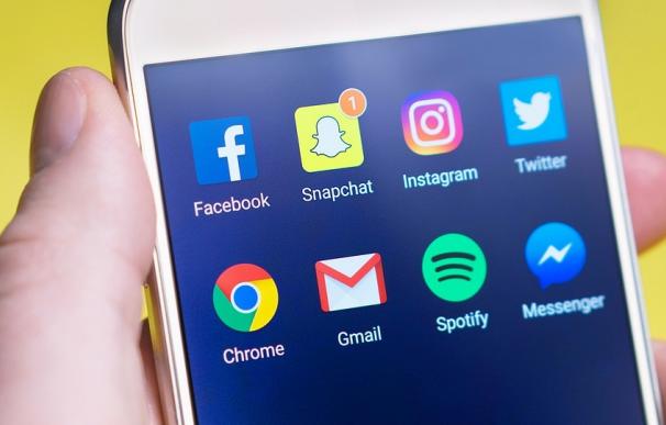 Los jóvenes 'se cansan' de Facebook e impulsan a Snapchat e Instagram