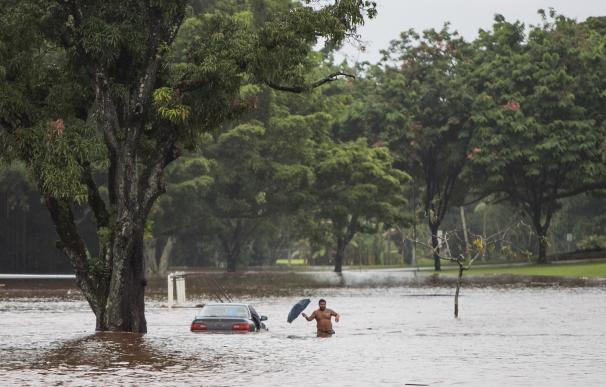 Inundaciones provocadas por el paso del huracán Lane en Hilo, Hawái