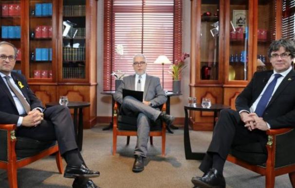 Captura de la entrevista realizada al expresident Puigdemont y el president Torra por el El Punt Avui TV