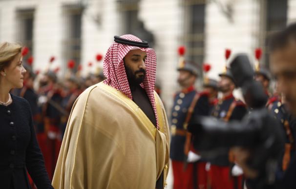 Cospedal se reúne en el Palacio de Buenavista con el príncipe heredero de Arabia