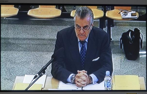 El extesorero del Partido Popular, Luis Bárcenas, durante una de las jornadas de su declaración en el juicio de Gürtel (EFE)