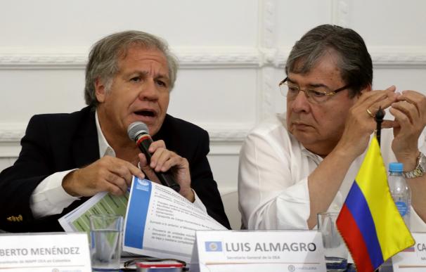 El secretario general de OEA, Luis Almagro (i) y el ministro de relaciones exteriores de Colombia, Carlos Holmes Trujillo, en rueda de prensa en Cúcuta (EFE/Cancillería de Colombia)