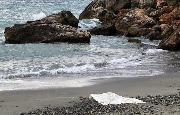 Fotografía mujer muerta en la playa de La Herradura, Granada