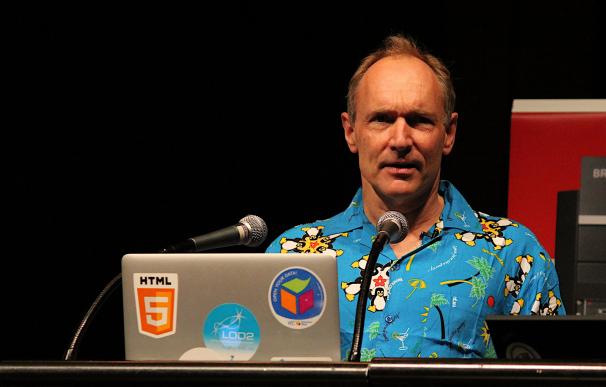 Tim Berners-Lee durante una conferencia en 2013. / Kristina D.C. Hoeppner