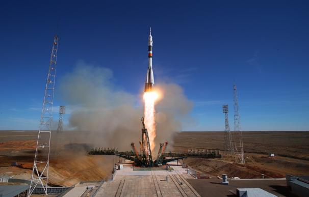 La 'Soyuz MS-10' regresa a tierra tras una avería en el motor