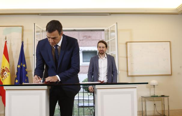 Pedro Sánchez y Pablo Iglesias firman el acuerdo de Presupuestos Generales del Estado
