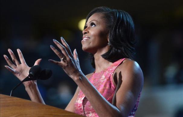 Michelle Obama brilla en la apertura de la convención con un hispano en un papel estelar