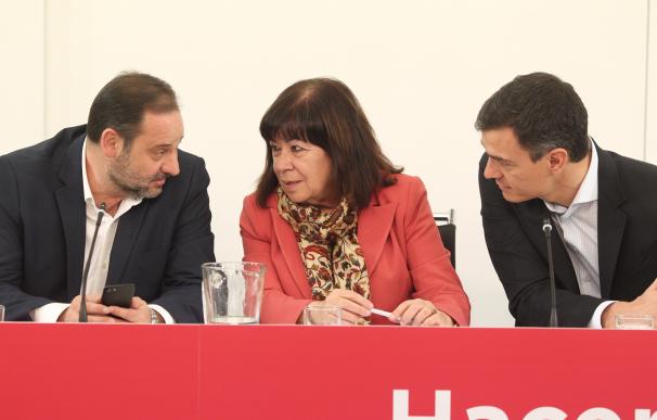 Pedro Sánchez, Cristina Narbona y José Luis Ábalos en la Comisión la Ejecutiva