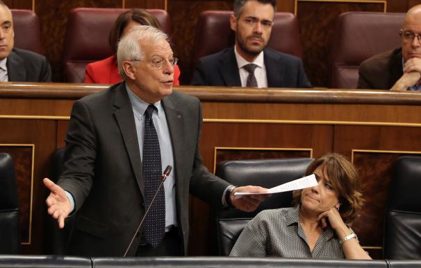 Josep Borrell durante la sesión de control al Gobierno