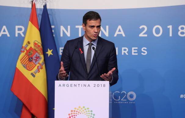 El presidente del gobierno español, Pedro Sánchez, comparece en rueda de prensa durante la cumbre de líderes del G20, en Buenos Aires (EFE/ Ballesteros)