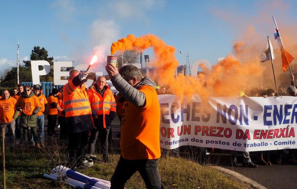 Protesta de trabajadores de Alcoa en San Cibrao (Lugo).