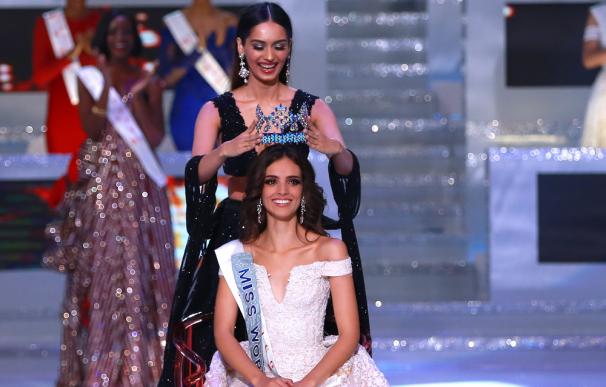 La modelo mexicana sucede en el trono a la india Manushi Chhillar, ganadora en 2017, que le entregó la corona (Foto: Miss World)