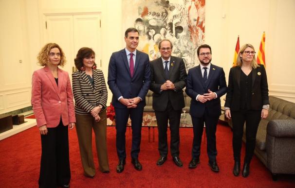 Sánchez, Torra, Batet, Calvo, Aragonès y Artadi posan en Palau de Pedralbes