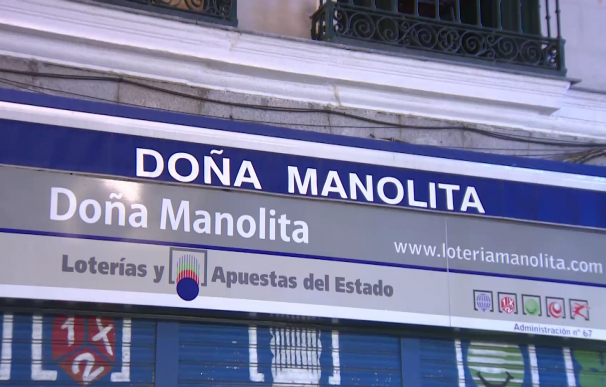 Largas colas en Doña Manolita a un mes del sorteo