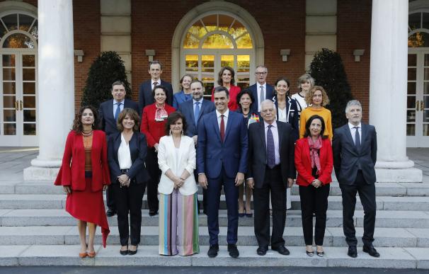 Foto de familia del Gobierno y reunión del Consejo de Ministros