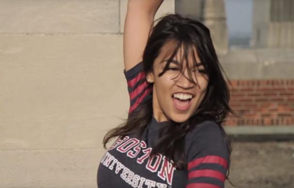 Alexandria Ocasio-Cortez en un fotograma del vídeo