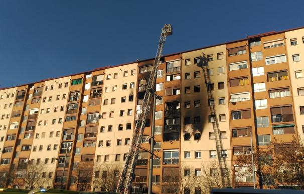 Incendio en un edicio de diez plantas en Badalona (Barcelona)
