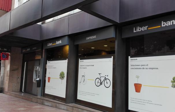 Oficina de Liberbank en Oviedo, cajero automático