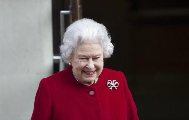 La reina Isabel II, de 87 años, reduce sus viajes